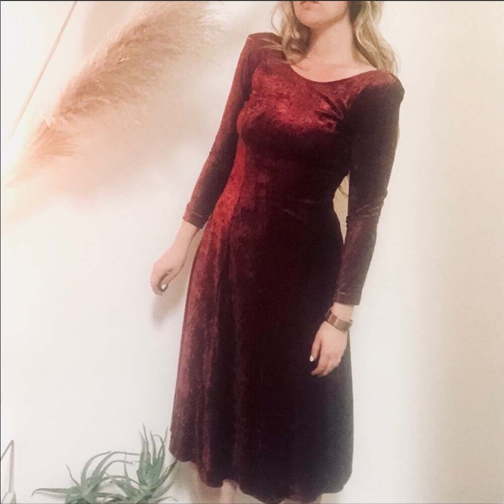 VINTAGE Maroon Burgundy Crushed Velvet Long Sleeve Midi Rosette Applique Dress 6
